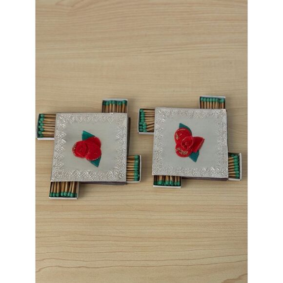 Vintage 60s Felt‎ Roses Gold Foil Square Matchbooks Lot Made in Japan - Picture 1 of 10